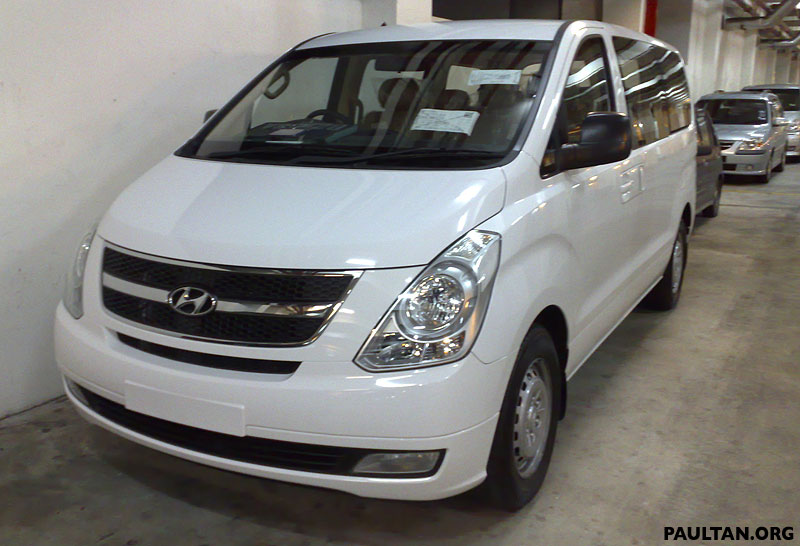 A white Hyundai H1 Starex was spotted in the vicinity of JPJ Putrajaya by 